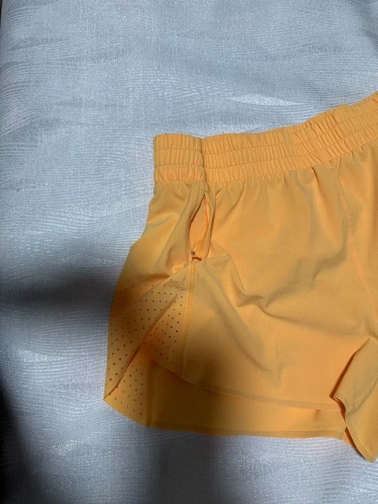 Athleta Women's Yellow Active Shorts - Lightweight Summer Running Shorts size M - Picture 8 of 13